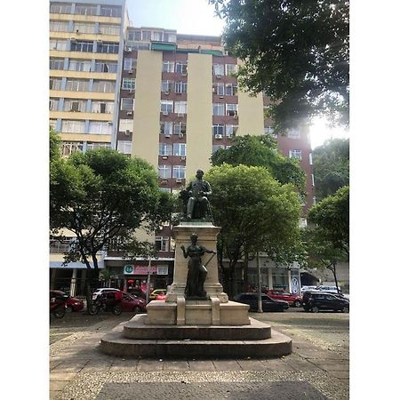 Copacabana Rua Tranquila E Arborizada Perto De Tudo Posto 2 Rio de Janeiro Exterior photo